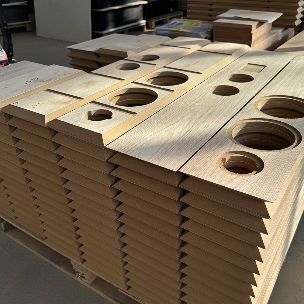 Diamond_28_mkII_Pylon_Audio_speakers_cabinets_kolumny_glosnikowe_WWW