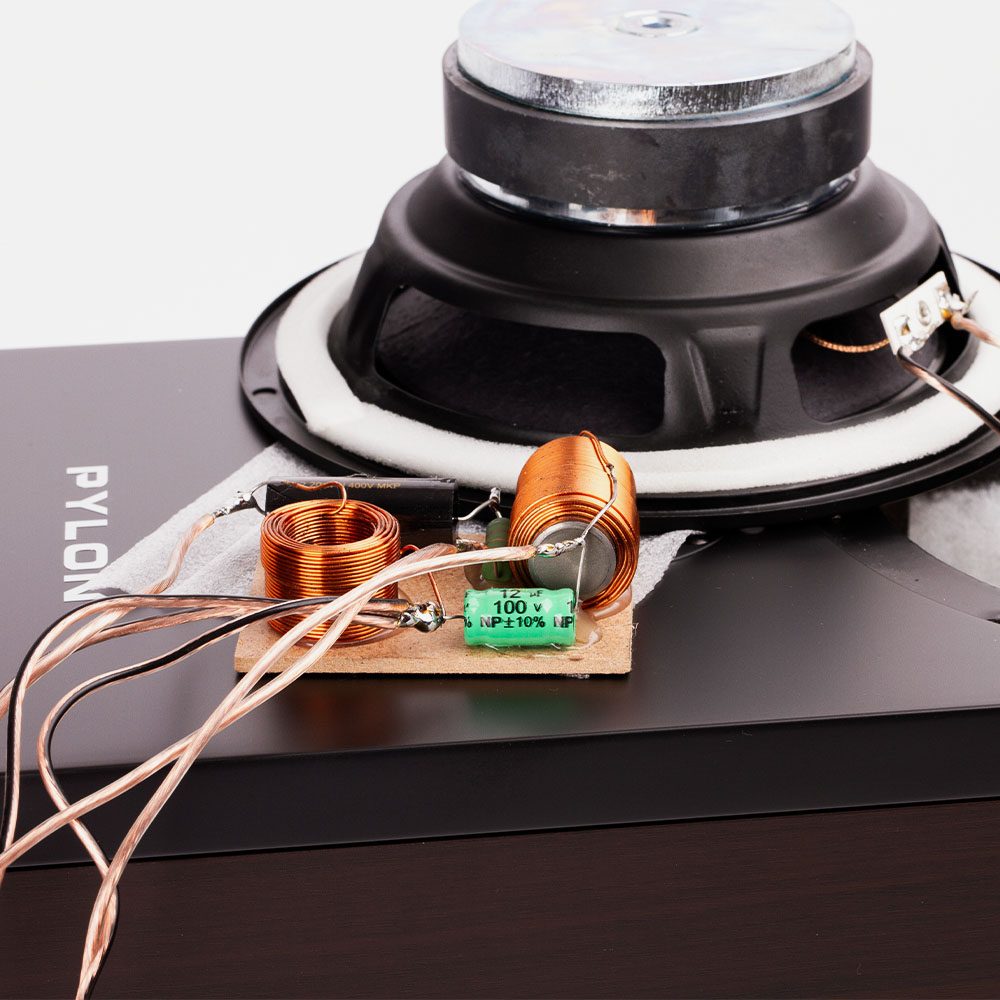 Pylon_Audio_Serwis_Service_Hero_Shot_Opal